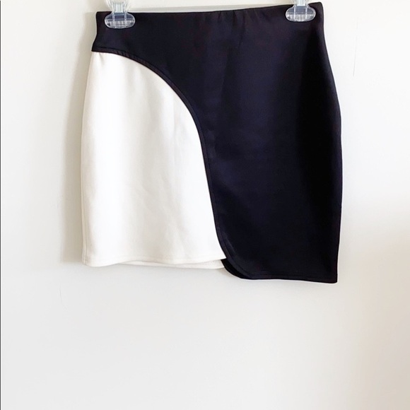Silence + Noise Black and White Mini Skirt - Picture 2 of 7